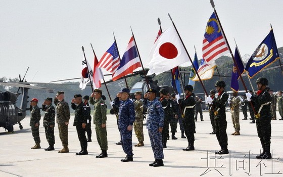 美泰軍方主辦、日本自衛隊等參加的東南亞最大規模多邊軍事演習“金色眼鏡蛇”25日在泰國各地拉開帷幕。（圖源：共同社）