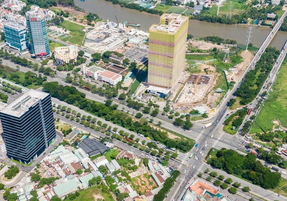 作為北南幹線一部分的阮文靈-阮友壽交通樞紐於今年第一季度緊急開展，為減輕本市南面通道交通壓力作出貢獻。