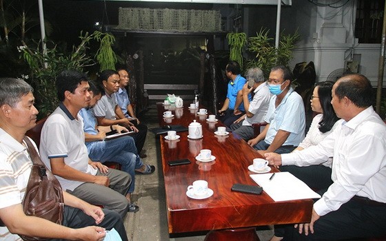 同塔省人委會昨晚(22)日召開防控疫情的緊急會議。（圖源：文姜）
