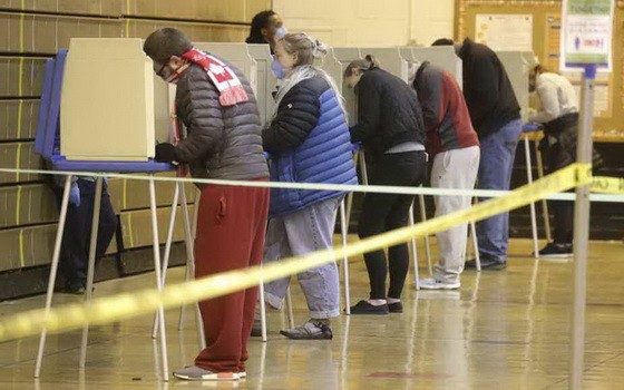 美國威斯康星州於當地時間7日如期舉行了總統大選的初選投票。（圖源：AP）