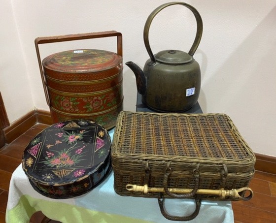 陶女士給“西堤華人文化陳列室”捐贈的文物都十分有價值。