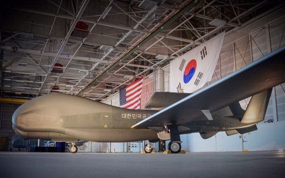 韓軍第二架RQ-4“全球鷹”無人機。（圖源：哈里斯推特）