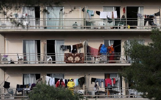 4月21日，希臘伯羅奔尼撒半島克拉尼迪（Kranidi）難民安置酒店。（圖源：路透社）