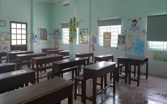 潁川學校的課室裝修後煥然一新迎接學生復課。
