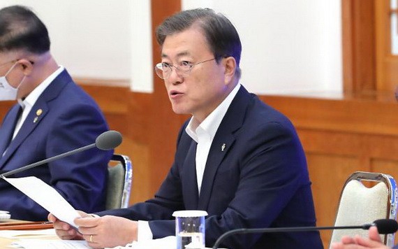 6月1日，在青瓦台，韓國總統文在寅主持召開第六次緊急經濟會議。（圖源：韓聯社）