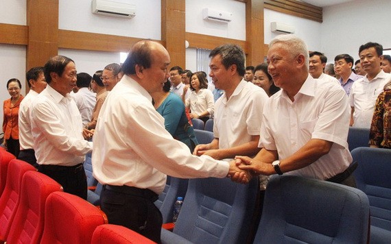 阮春福總理會見海防市選民。（圖源：蘇成）