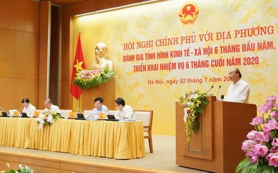 政府總理阮春福主持會議。（圖源：光孝）