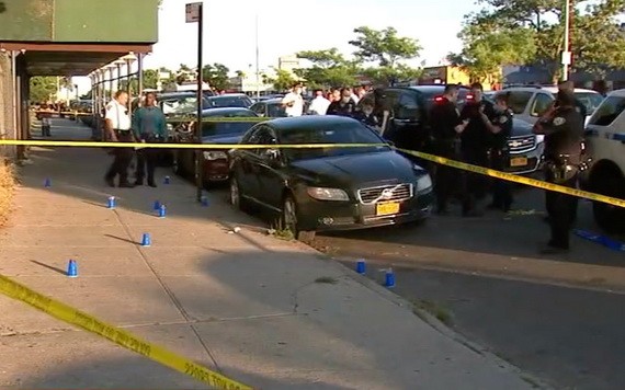 警方封鎖布魯克林槍擊案現場。（圖源：WABC）