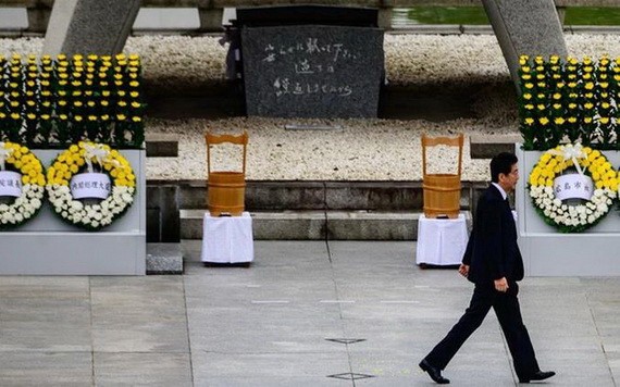 日本首相安倍晉三 8月6日在廣島出席原爆紀念儀式。（圖源：AFP）