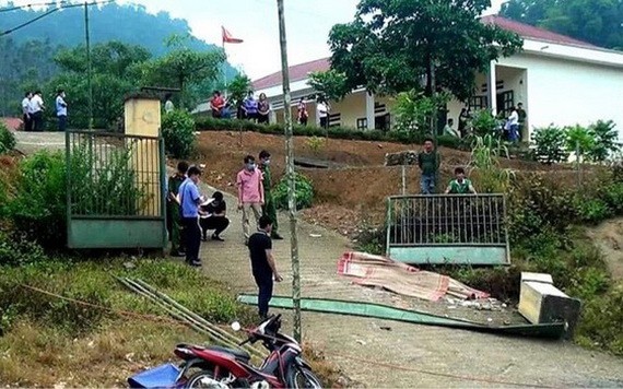 校門倒塌事故，造成 3名小學生當場死亡。（圖源：TNO）