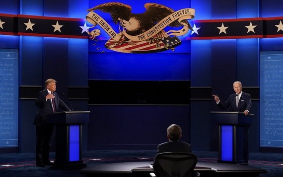 特朗普(左)與拜登第一場辯論會現場。（圖源：互聯網）