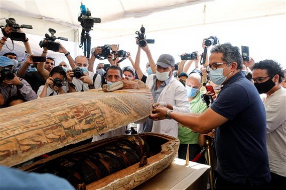 埃及出土59具2500年前的木棺，有完整保存的木乃伊。（圖源：互聯網）