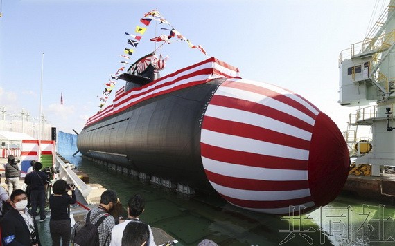 日本新型潛艇「大鯨」號下水。（圖源：共同社）
