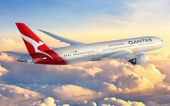 圖為澳航的一架客機在空中飛翔。（圖源：互聯網）