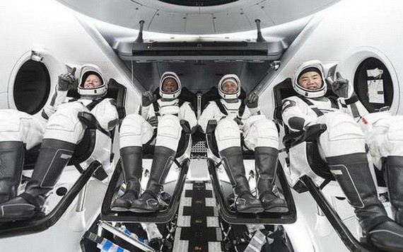 參與執行SpaceX首次商業載人任務的宇航員：從左至右分別為香農·沃克、維克多·格洛弗、邁克爾·霍普金斯以及日本宇航員野口宗一。（圖源：Gett Images）