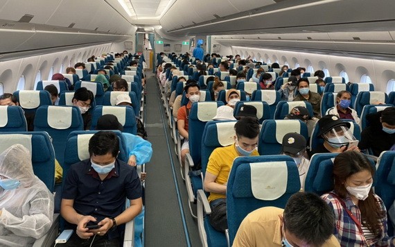 圖為機上乘客。（示意圖源：互聯網） 