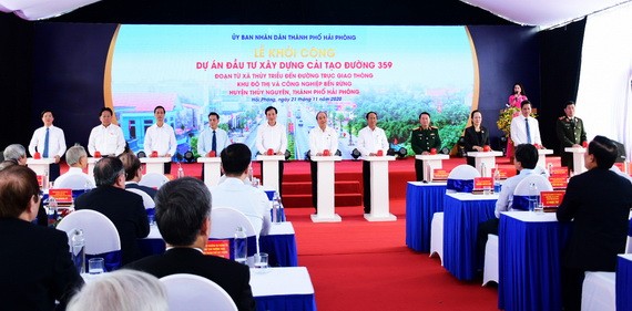 政府總理阮春福出席並按鈕啟動359幹線改建投資項目。（圖源：TTO）