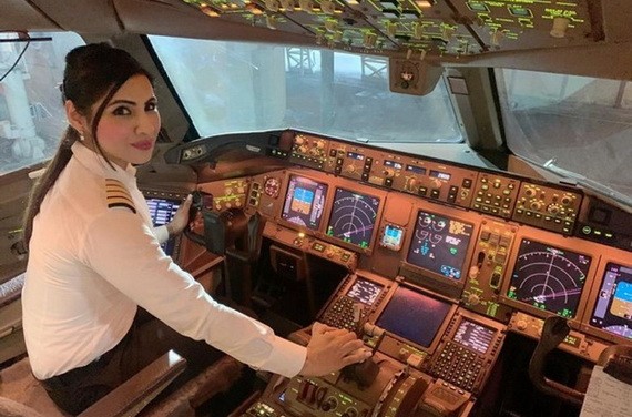 阿加沃爾是印度航空最年輕的女機長。（圖源：互聯網）