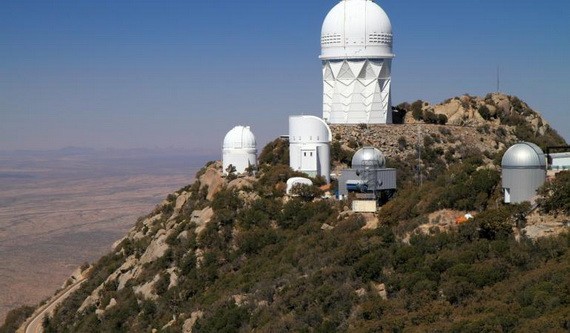 基特峰國家天文台的各種望遠鏡。（圖源：互聯網）