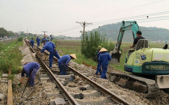 各投資商集中人力以改建河內-榮市鐵路線。
