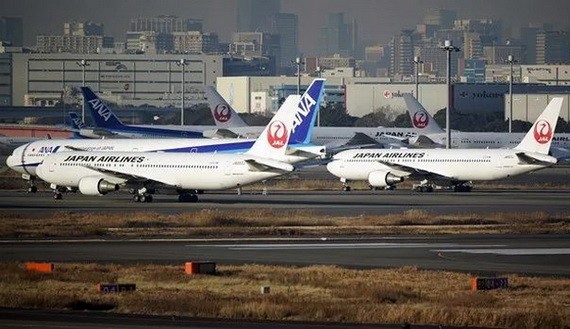 停靠在日本羽田機場的全日空和日航客機。（圖源：Getty Images）