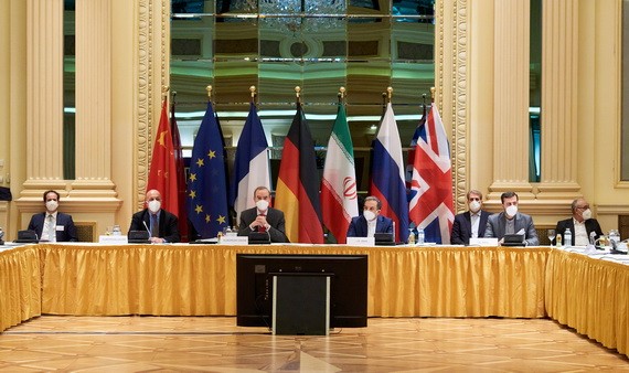 在奧地利維也納拍攝的伊核協議聯合委員會政治總司長級會議現場。（圖源：路透社）