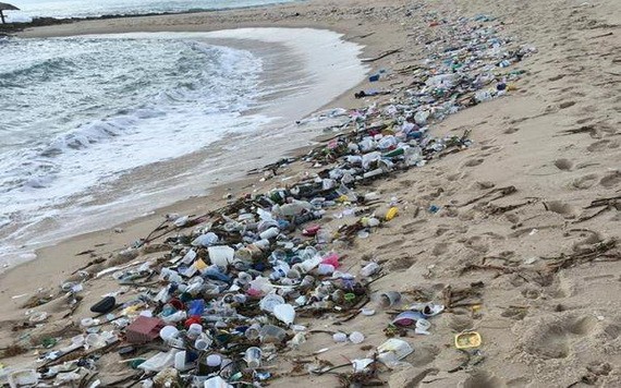 北里奧格蘭德州海灘上惊現1.5噸垃圾。（圖源：互聯網）