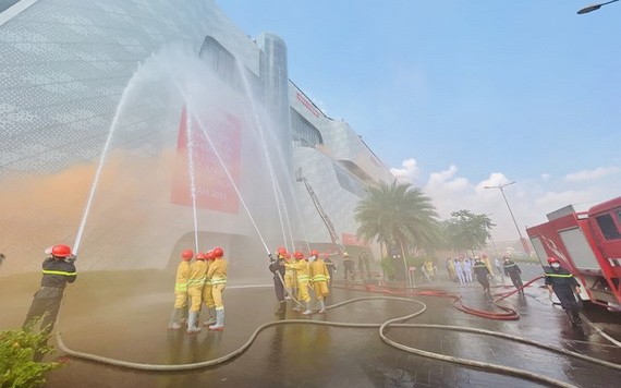 消防與救援演練現場。（圖源：文明）