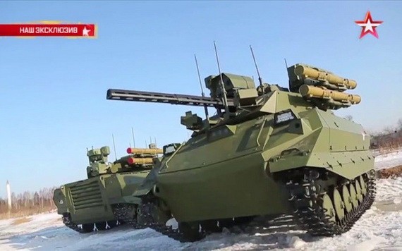 當地時間5月21日，俄羅斯國防部長紹伊古表示，俄羅斯已經成功研製出了具有人工智能的作戰機器人。（圖源：視頻截圖）