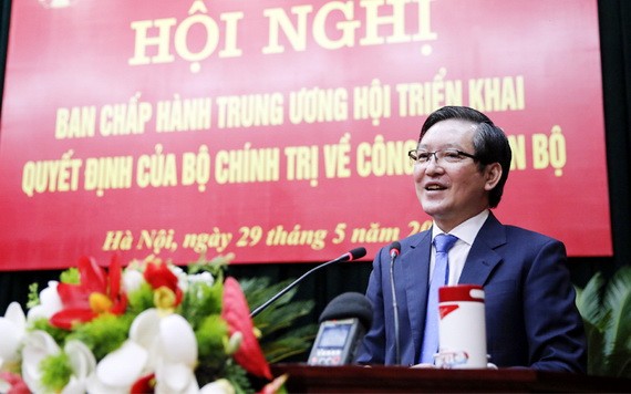 越南農民會常務副主席梁國團在會上發言。（圖源：越通社）