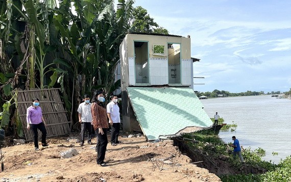 安江省領導親往視察安富鎮安盛村的坍塌事故現場。（圖源：安江新聞網）