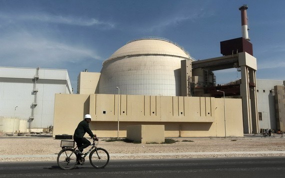 伊朗布希爾核電廠因技術原因暫時關閉，預計25日才可恢復運作，電力公司呼籲民眾減少用電。（圖源：AP）