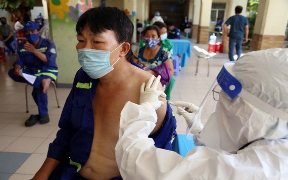 環衛工人接種新冠疫苗。（圖源：黎潘）