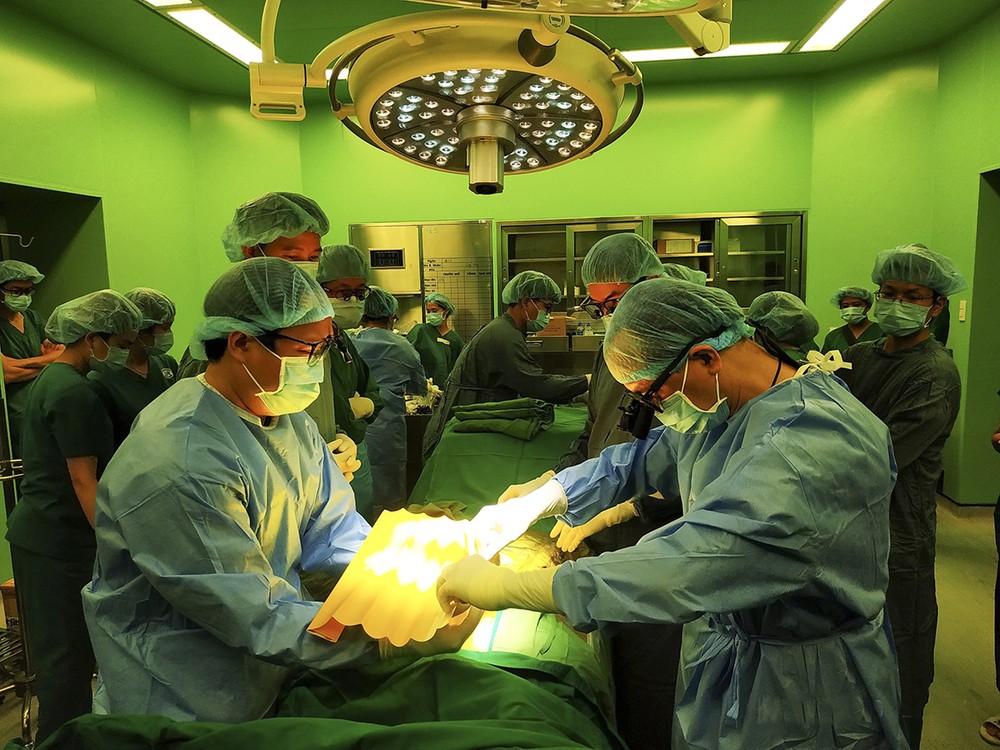 阮俊秀捐贈器官的手術一瞥。