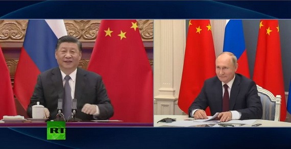 習近平和普京6月28日舉行視頻會晤。兩國元首發表聯合聲明，正式宣佈《中俄睦鄰友好合作條約》延期。 （今日俄羅斯電視台視頻截圖）