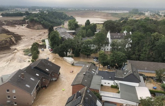 德國Erftstadt-Blessem遭到洪水侵襲的城鎮。（圖源：互聯網）