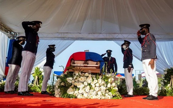 當地時間7月23日，莫伊茲葬禮在海地角舉行。（圖源：路透社）