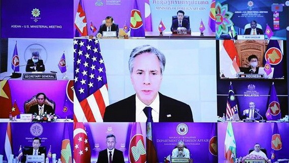 美國國務卿安東尼·布爾肯在東盟-美國外長視頻會議上發表講話。（圖源：越通社）