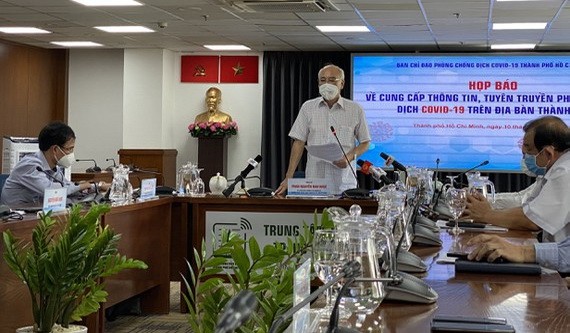市委宣教處主任潘阮如奎（中）在新聞發佈會上發言。（圖源：成安）