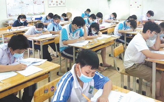 考生參加十年級招生考試。（圖源：互聯網）