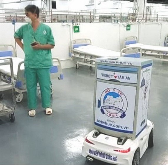 機器人助力治療新冠患者