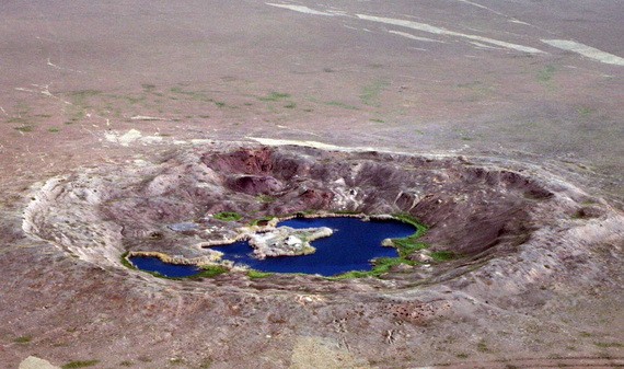 在今天的哈薩克斯坦，前蘇聯的塞米巴拉金斯克核試驗場點看起來像火山口和鑽孔。 （圖源：聯合國）