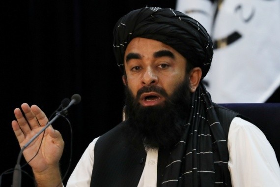 塔利班政府發言人穆賈希德為最新的人事任命辯解稱，新任命的內閣成員中包括部分少數民族成員，稍後也可能會有女性成員的加入。（圖源：路透社）