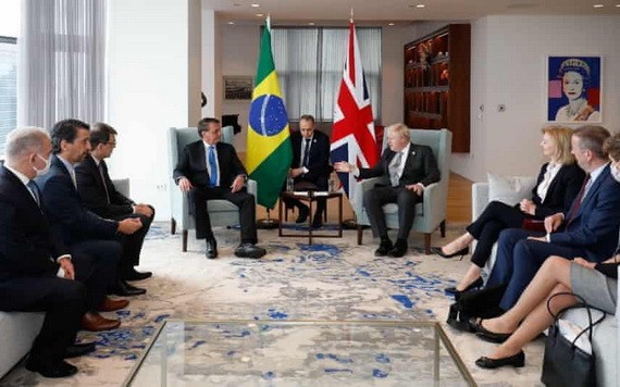 正在紐約參加第76屆聯合國大會的巴西衛生部長凱羅加確診新冠肺炎，而此前一天，英國首相約翰遜和凱羅加舉行了面對面的近距離會談。（圖源：互聯網）