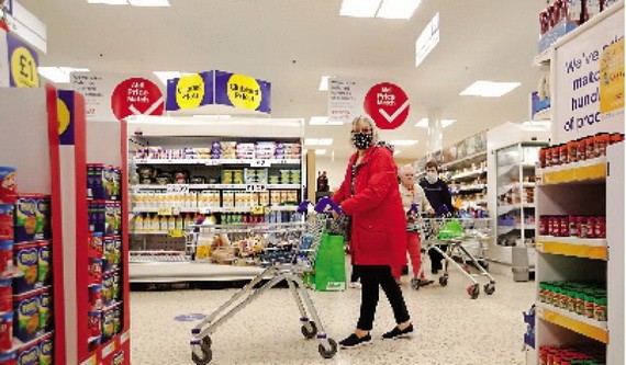 近期英國超市內的食品、飲品等明顯漲價。（圖源：互聯網）