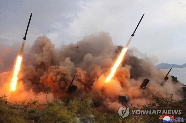 朝鮮向西部海域發射100多枚炮彈。（圖：朝中社）