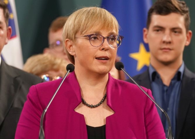 穆薩爾當選斯洛文尼亞首位女總統。（圖：AP）