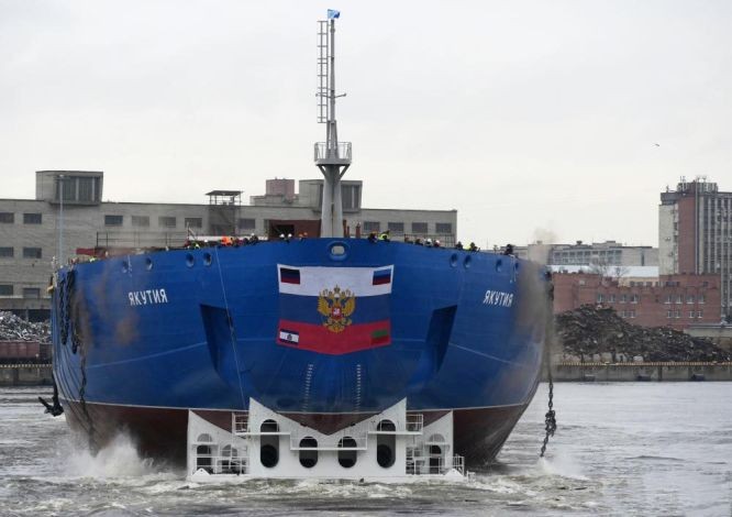 當地時間11月22日，俄羅斯聖彼得堡，“雅庫特”號核動力破冰船下水儀式舉行。（圖：CCTV視頻截圖）