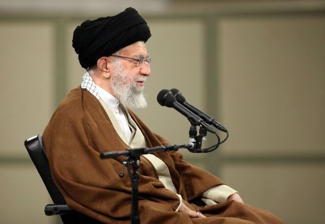 哈梅內伊批評西方國家施壓，試圖迫使伊朗在核談判中妥協。（圖：AFP）