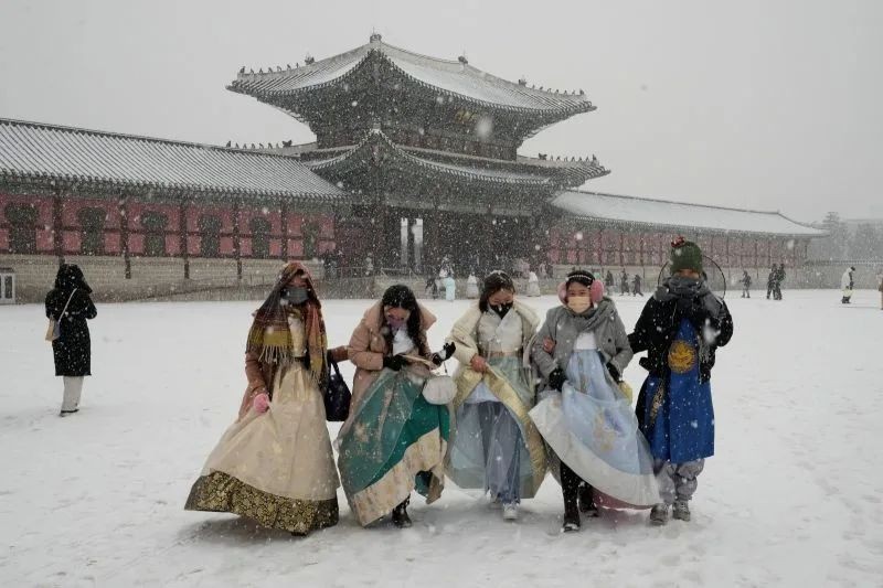 韓國本週末也迎來今年入冬以來最強的寒冷天氣。（圖：AP）